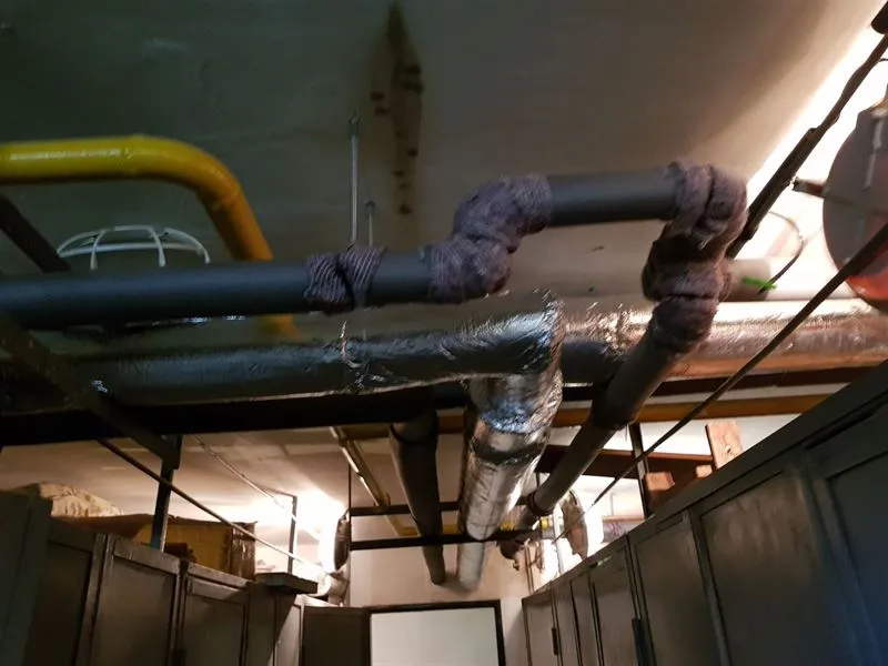 Předstěnová instalace a odpady připravené pro závěsné WC